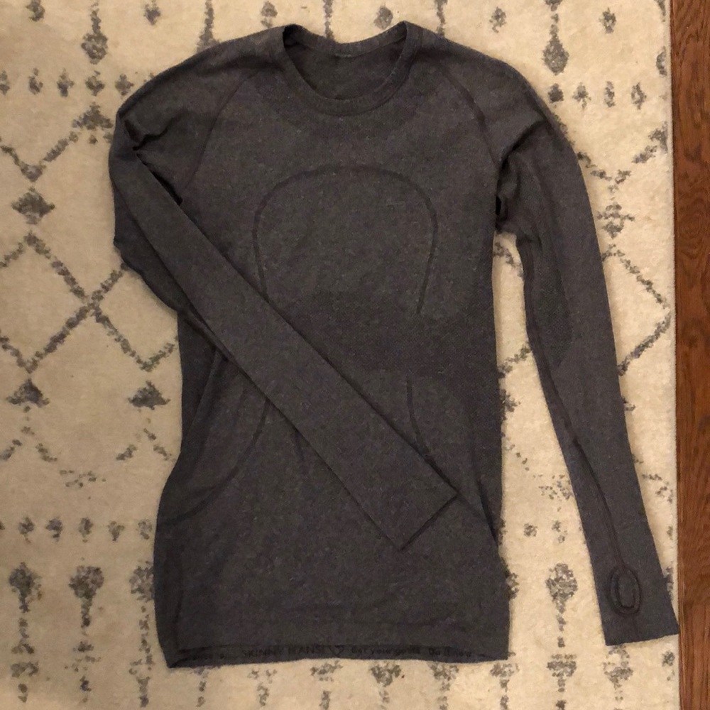 Lululemon Swiftly Tech Long Sleeve top - size 4